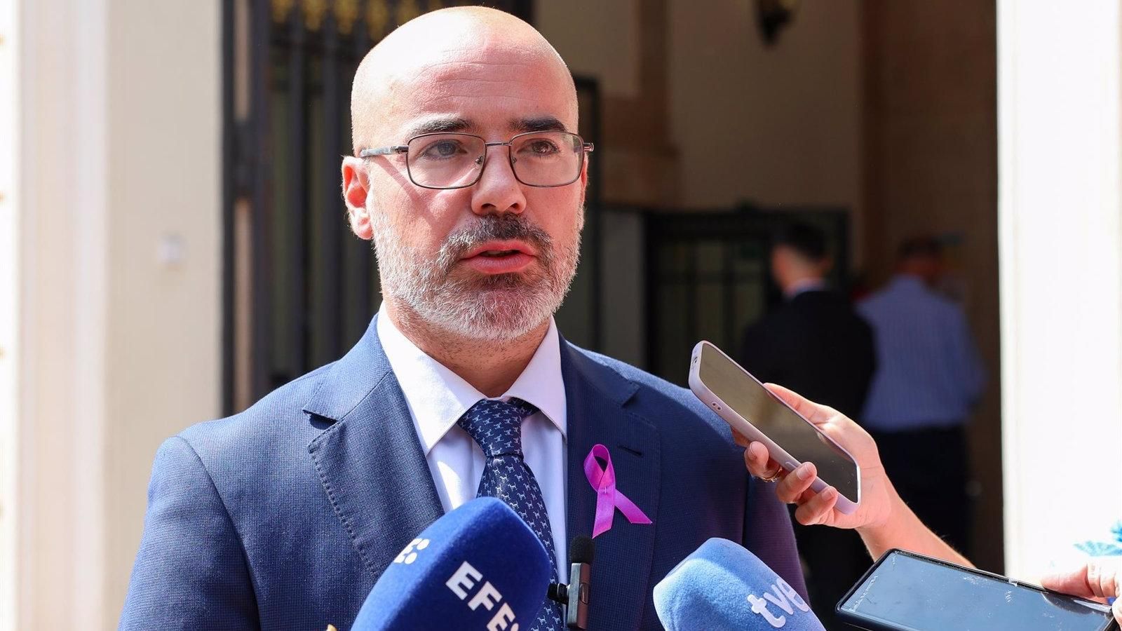 El delegado de Gobierno califica el atropello en Narváez como "un desafortunado y terrible accidente durante una operación policial"