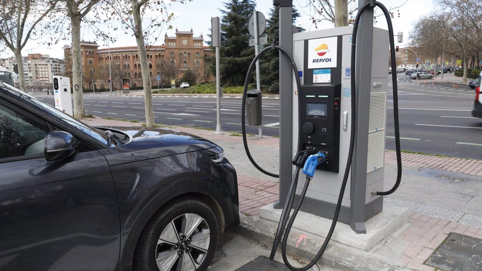 La capital contará con una nueva electrolinera en Carabanchel con capacidad para 26 vehículos