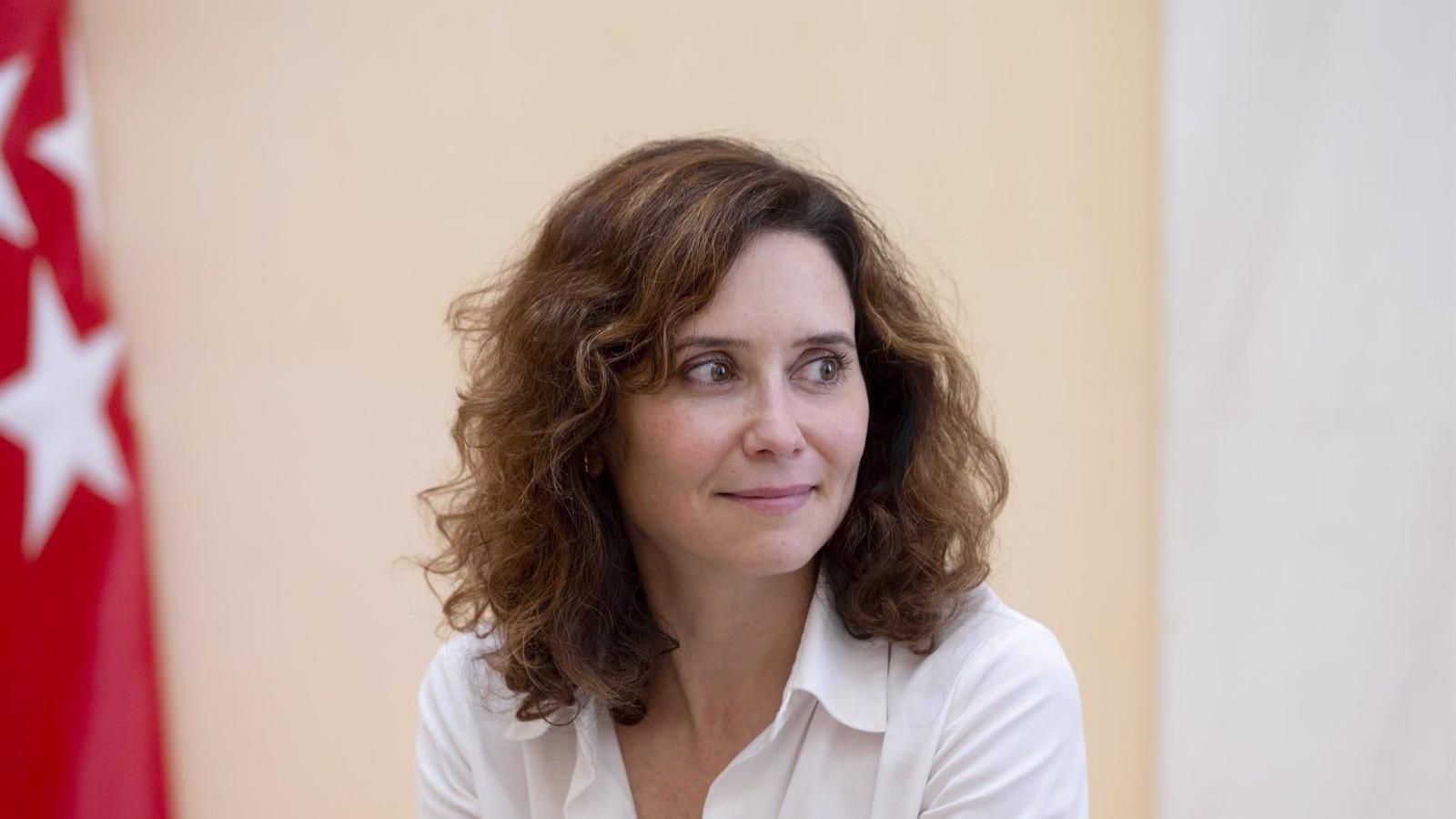 Ayuso critica el Plan de Regeneración Democrática del Gobierno contra los bulos Ayuso critica el Plan de Regeneración Democrática del Gobierno contra los bulos