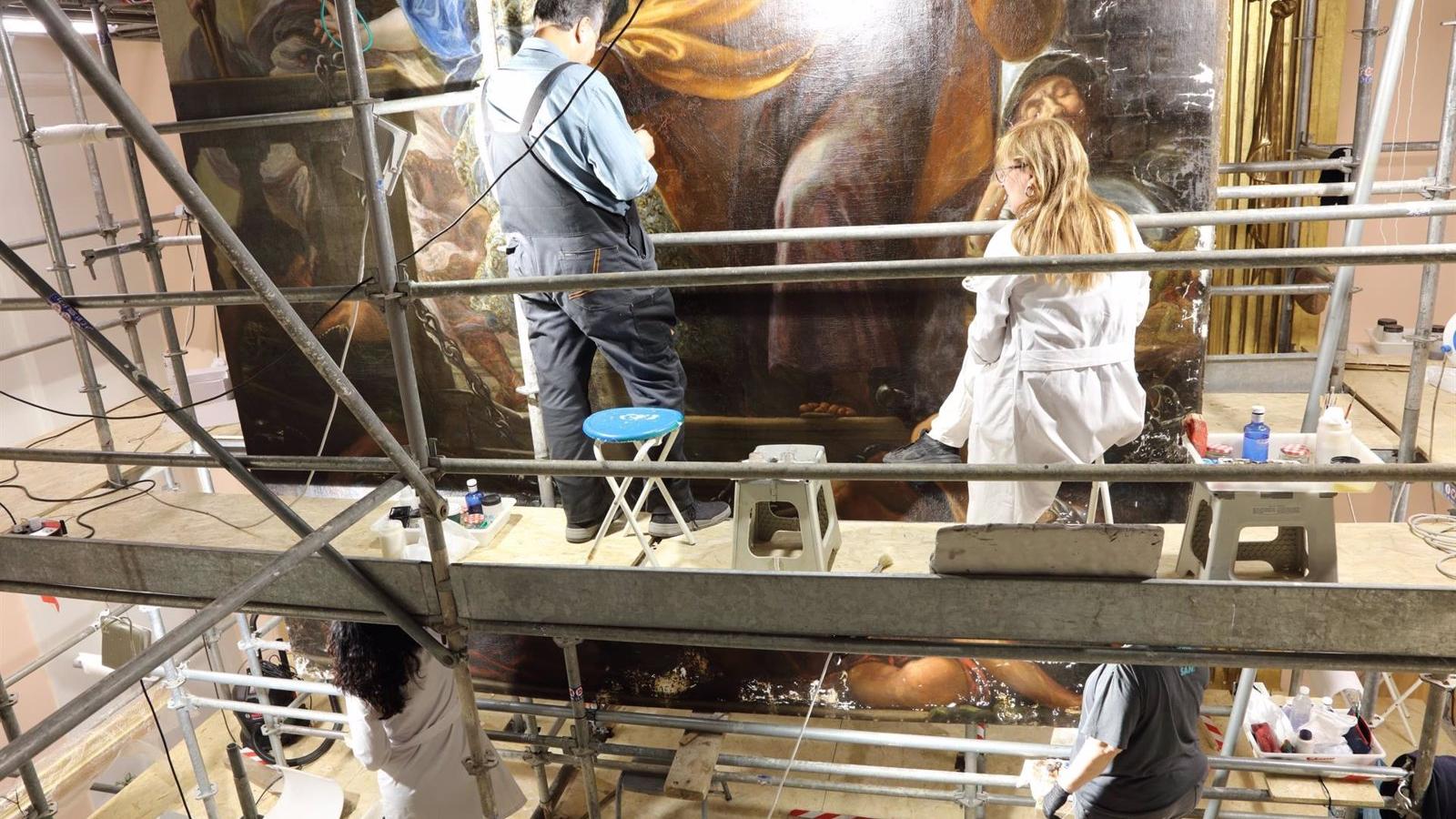 Finaliza la restauración del retablo mayor de la iglesia de San Pedro ad Vincula en Vallecas