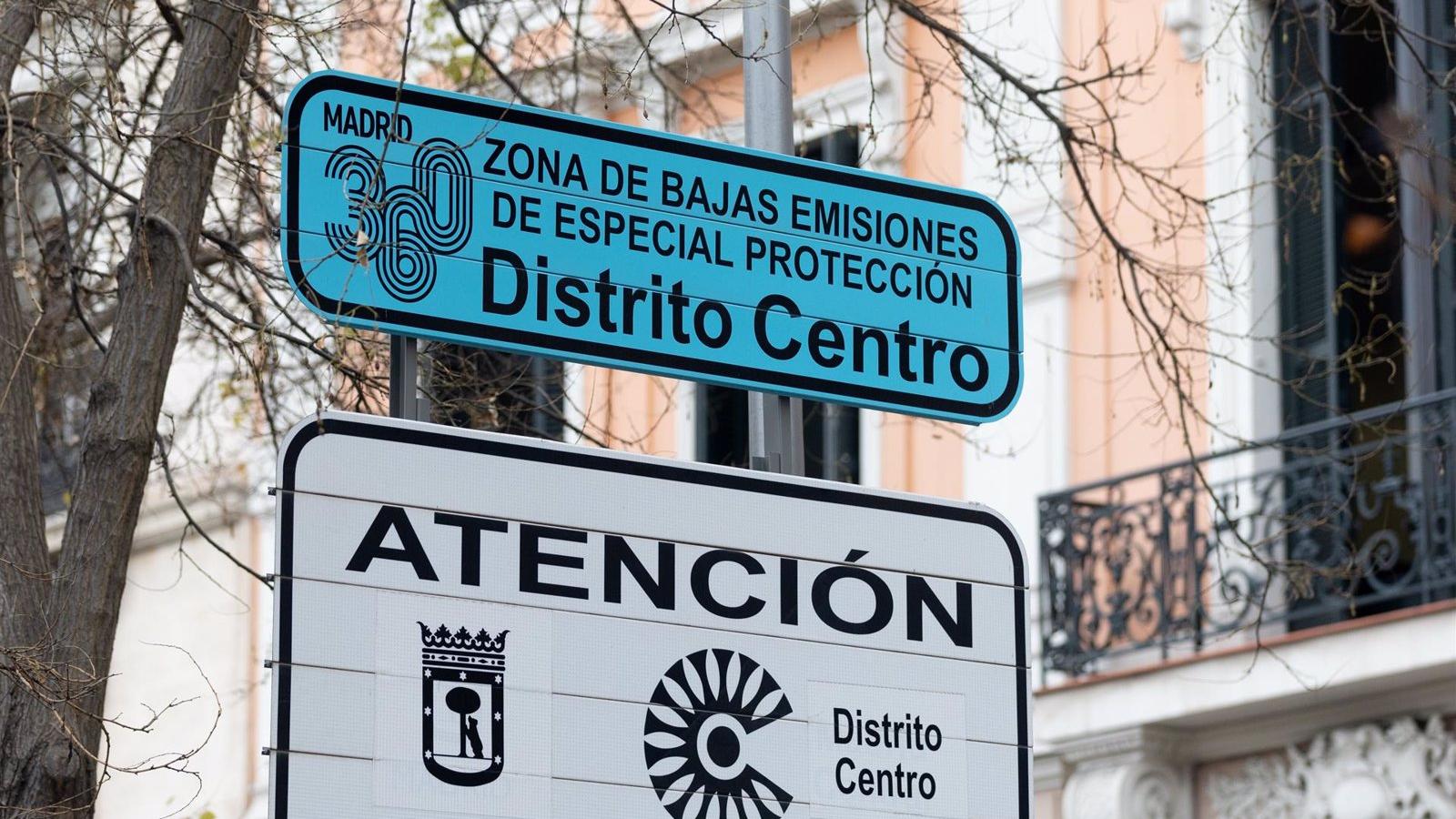 Almeida defiende las ZBE y critica a Vox por judicializar la política medioambiental