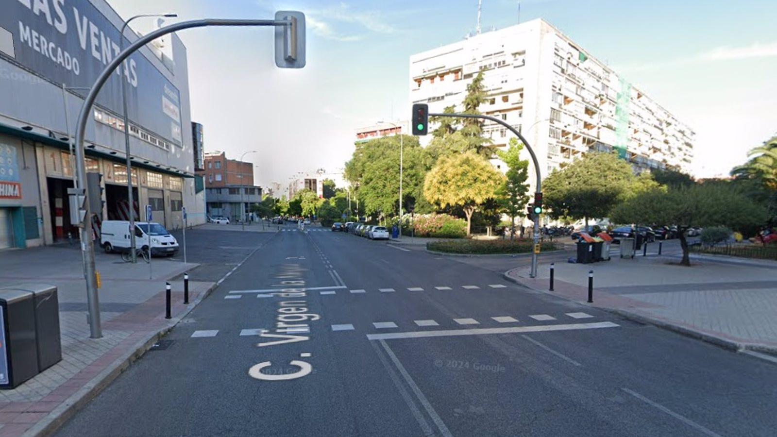Asaltan a un hombre colombiano en Las Ventas y le roban el reloj y el móvil a punta de pistola