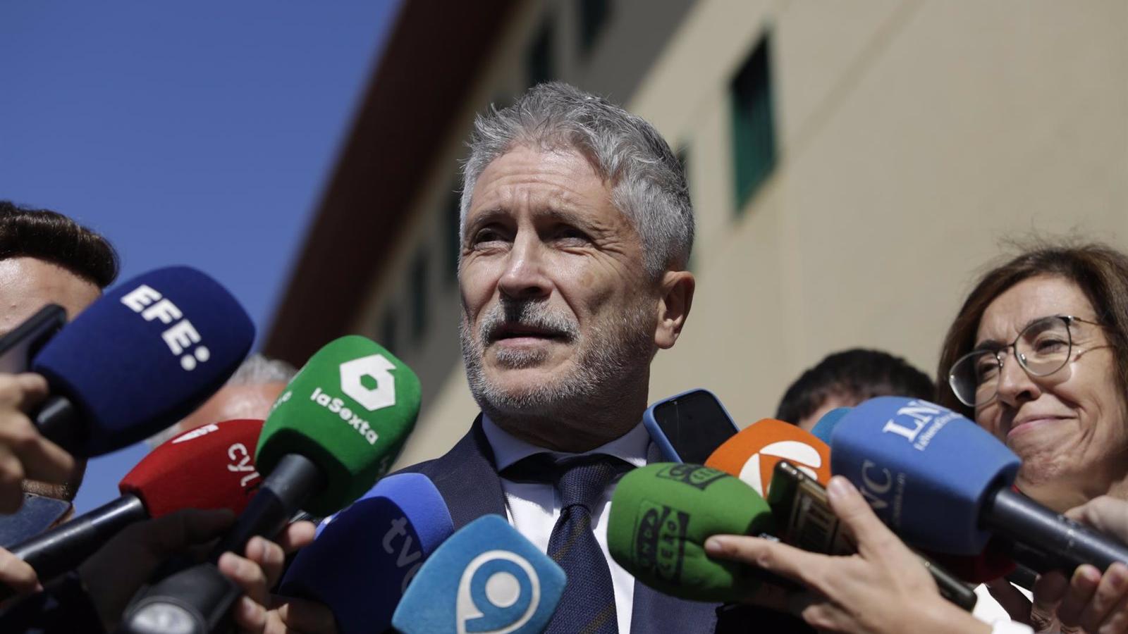El ministro del Interior anuncia deportación de solicitantes de asilo en Barajas