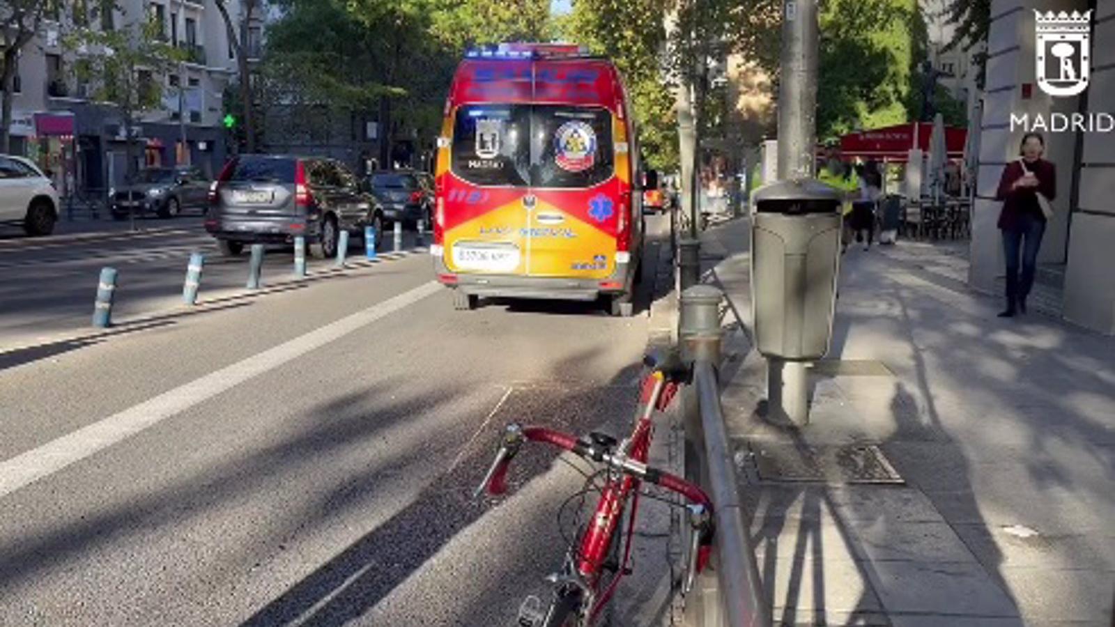 Herido grave un ciclista tras ser atropellado en un carril bici de Madrid