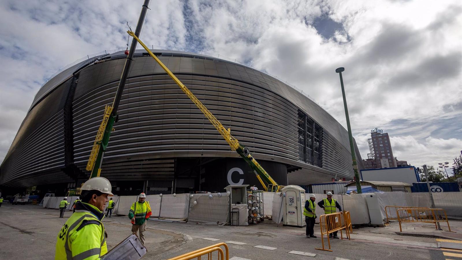 El Real Madrid repone la superficie del parking en el Bernabéu tras la sentencia judicial