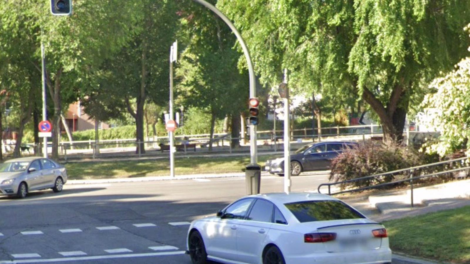 Una mujer intenta encubrir a su hijo tras un accidente de tráfico en Aluche