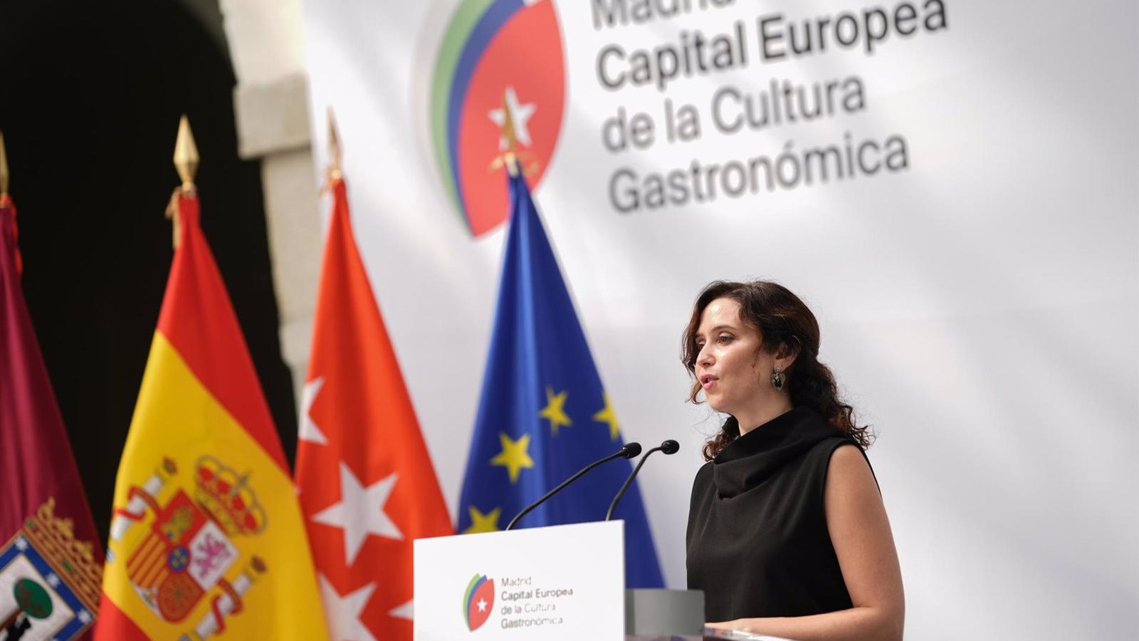 Ayuso plantea adaptar los horarios de la hostelería madrileña a los turistas internacionales