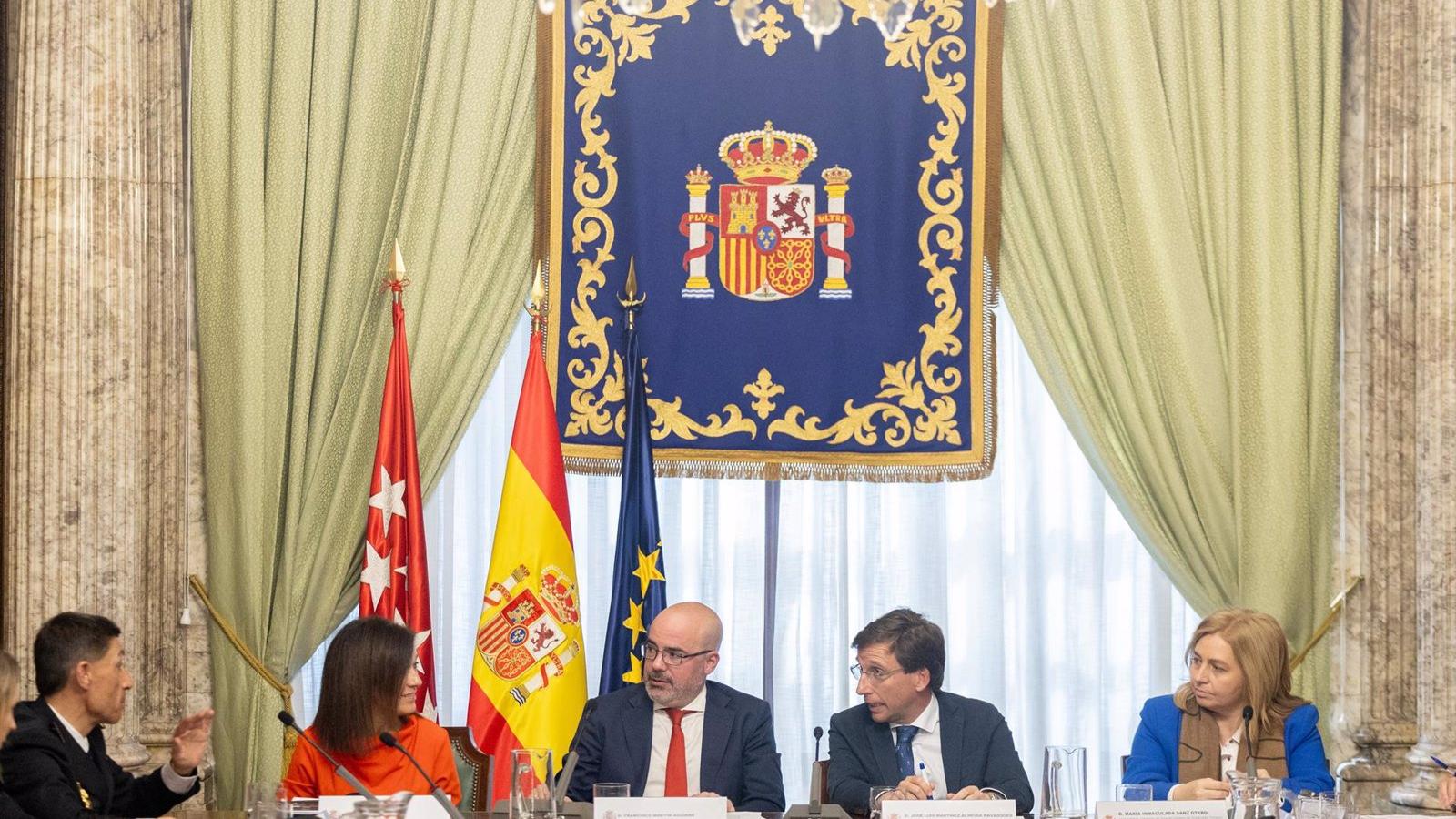 Sanz pide al delegado del Gobierno más compromiso en la seguridad de Madrid