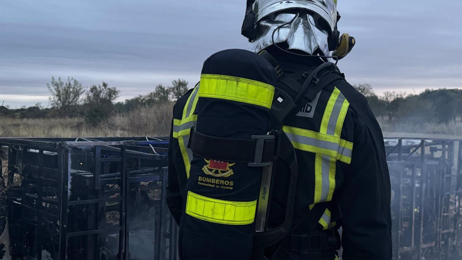Fallece un conductor de camión tras un accidente en la M-221 en Carabaña