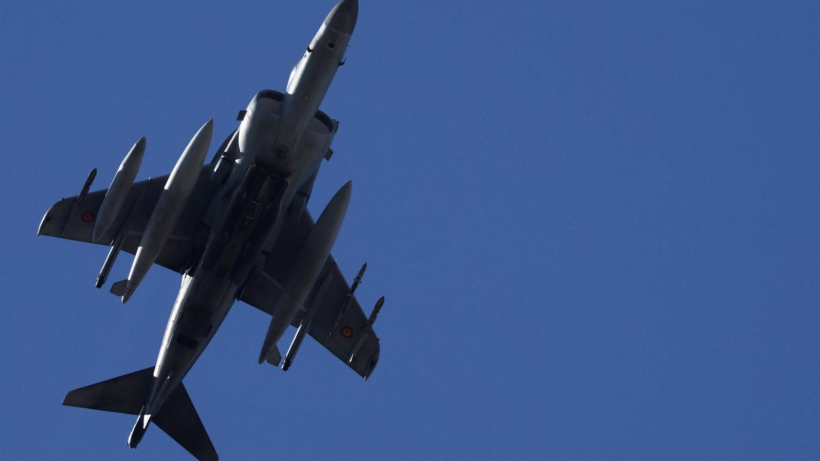 La lluvia cancela parte del desfile del 12 de octubre