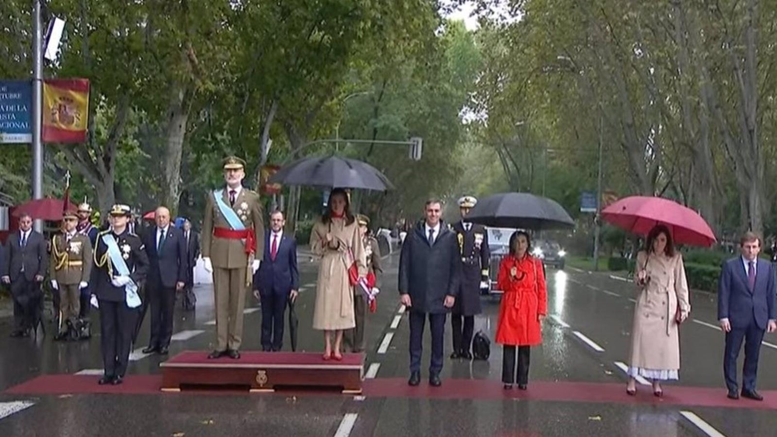 Pedro Sánchez es abucheado de nuevo en el desfile del 12 de octubre