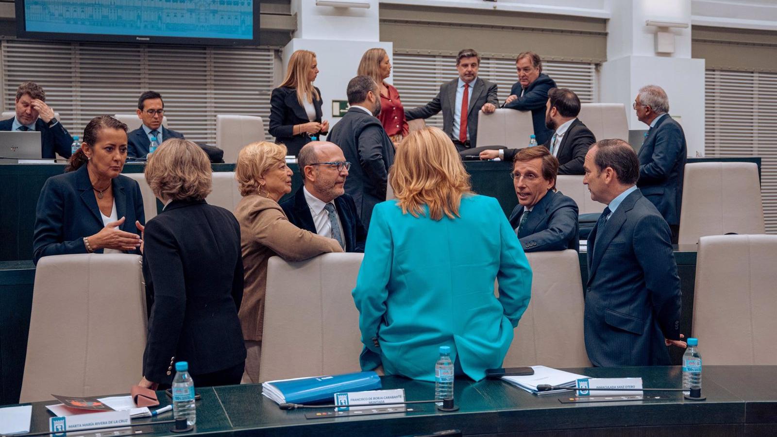 Almeida acusa a Reyes Maroto de llamarle "cara de payaso "y exige una disculpa pública 