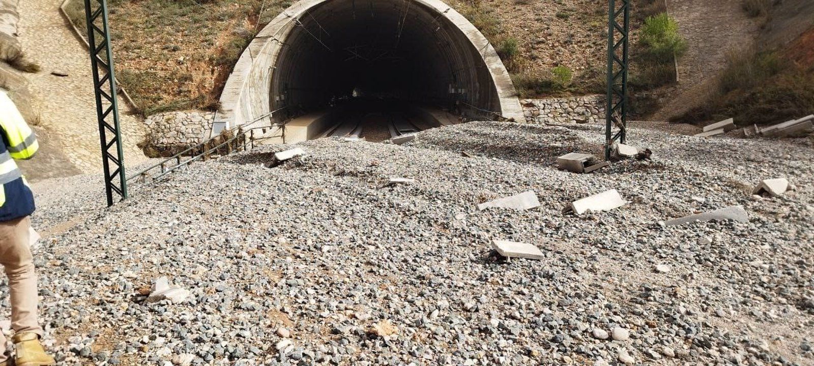 La alta velocidad entre Madrid y Valencia estará cortada al menos tres semanas por la DANA