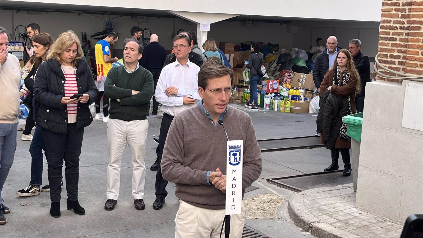 Almeida agradece la ayuda ciudadana y pide apoyo a empresas tras la DANA