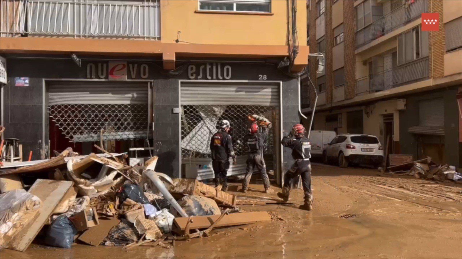 La Comunidad releva a sus efectivos en Valencia para continuar con las labores de limpieza
