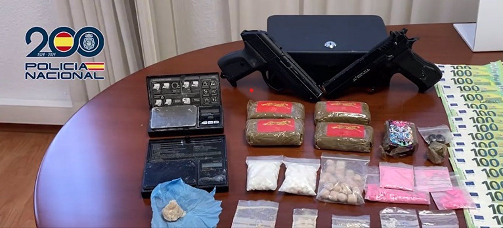 Desmantelan un grupo que asaltaba con armas de fuego joyerías y tiendas de móviles en Torrejón
