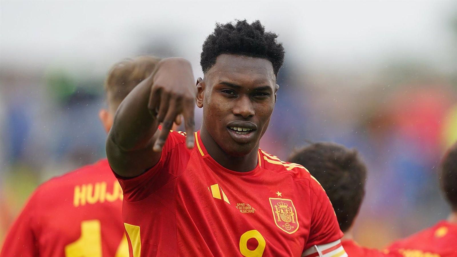 Samu Aghehowa: "A veces me cuesta creer que estoy viviendo un sueño"