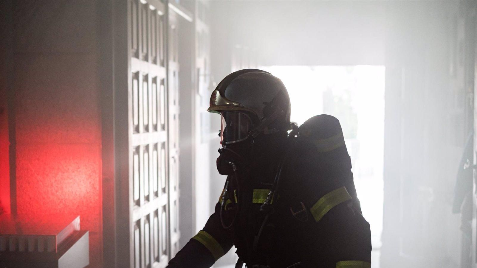 Incendio en Carabanchel provoca la intoxicación de 13 personas; dos hospitalizadas