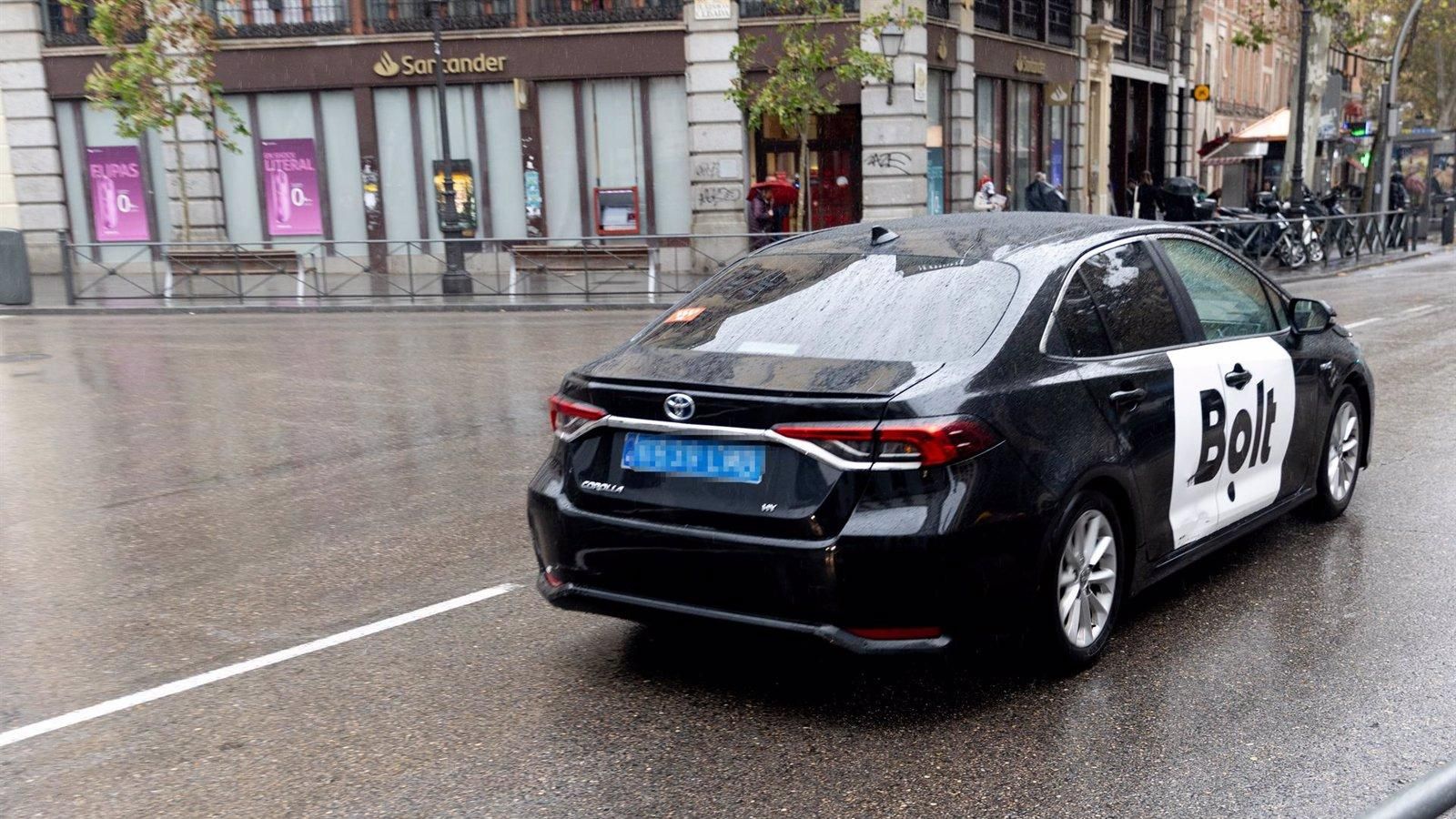 Un accidente entre dos VTC en el barrio de Salamanca deja dos heridos leves