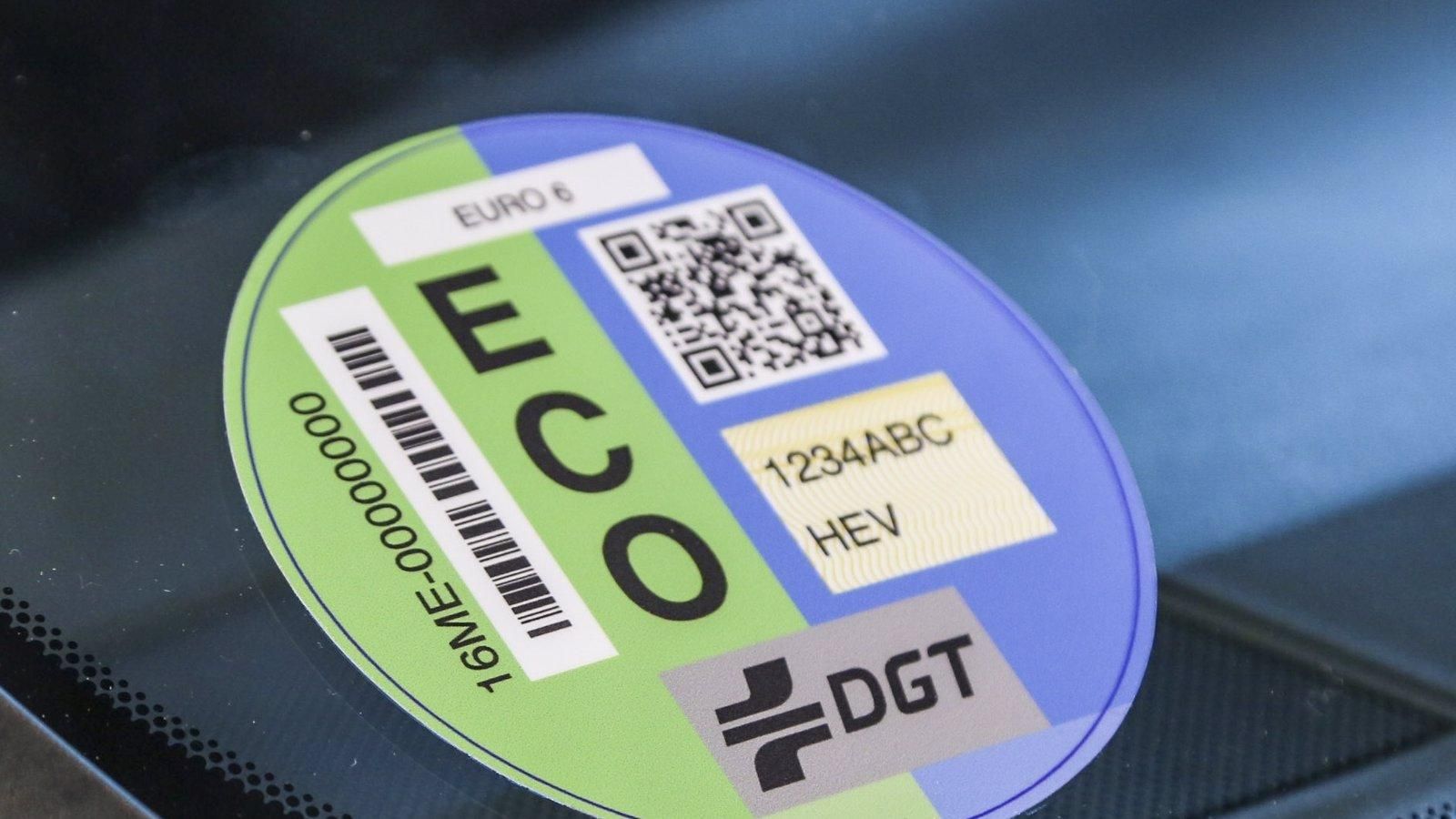 Madrid retrasa las restricciones para vehículos empadronados sin etiqueta ambiental