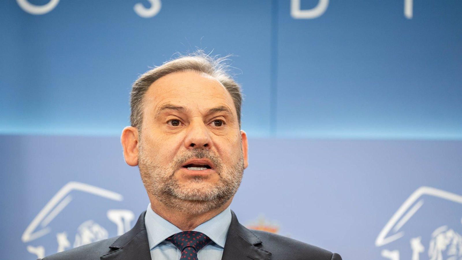 Ábalos denuncia a la UCO por interceptar su correspondencia privada
