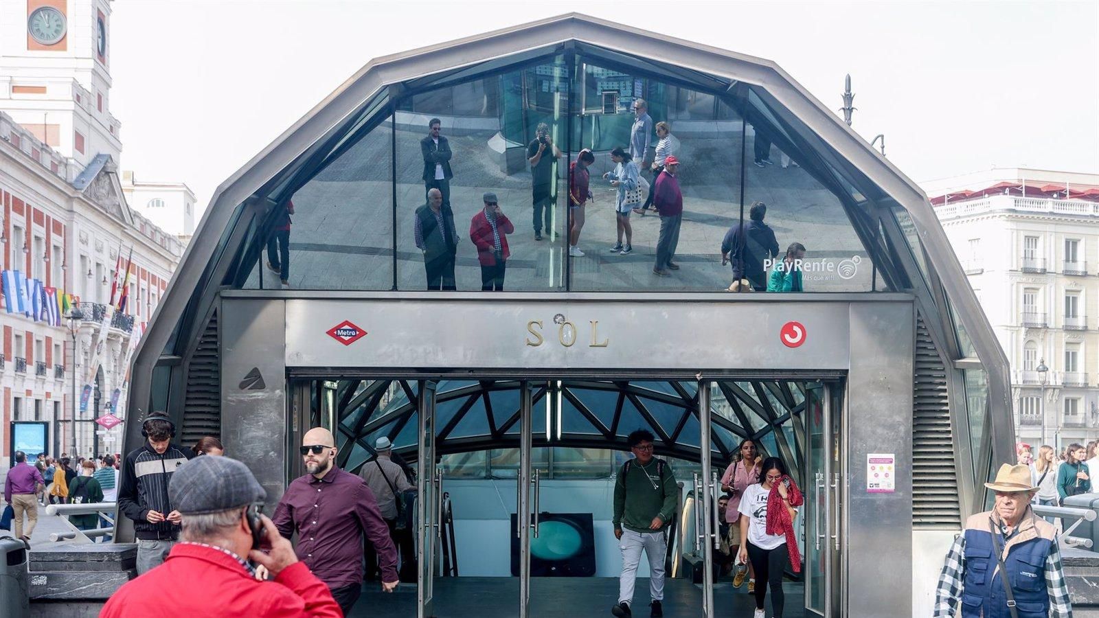 Un hombre fallece arrollado en la estación de Sol en un accidente