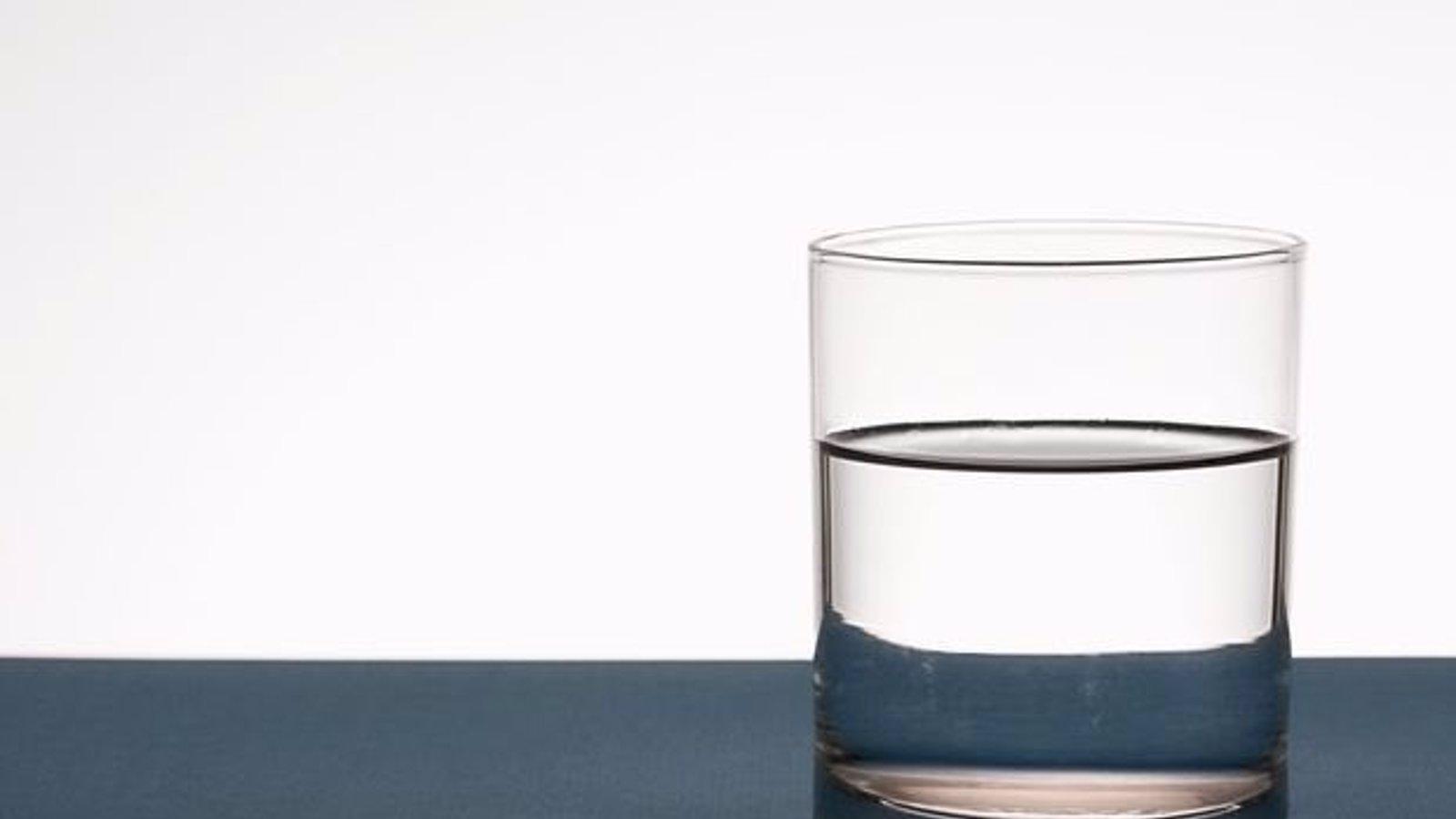 ¿Qué es la prueba del vaso de agua en una entrevista de trabajo?
