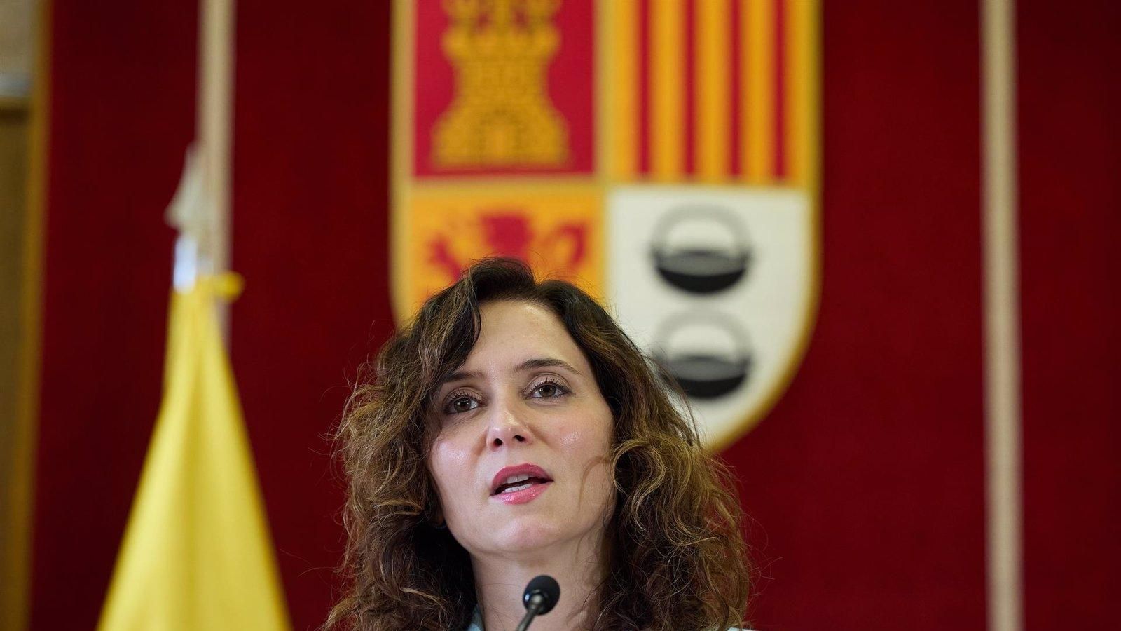 Ayuso acusa al Gobierno de "reanimar el Franquismo" y recurrirá para que no se use la Real Casa de Correos