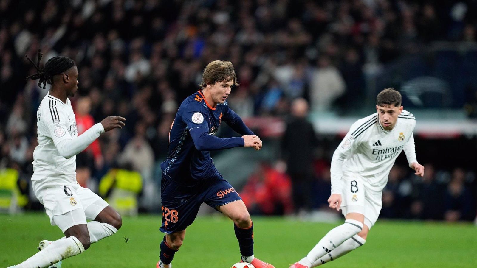 Camavinga sufre una lesión muscular y será baja en el Real Madrid