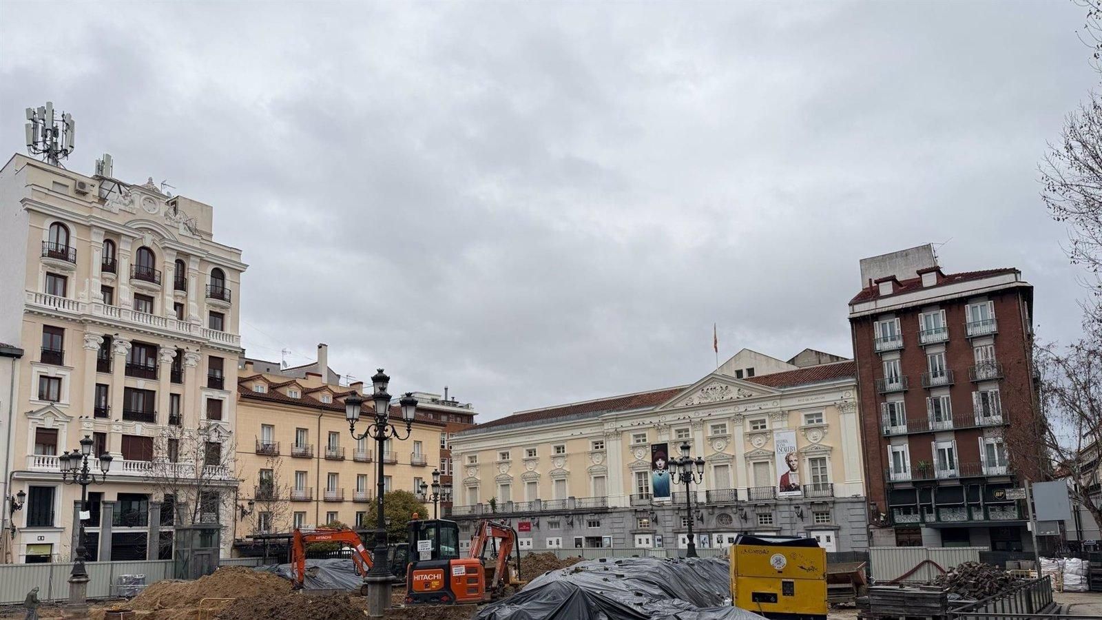 Sanz recuerda a Más Madrid que su gobierno "taló 116.000 árboles" tras las críticas por la reforma de Santa Ana