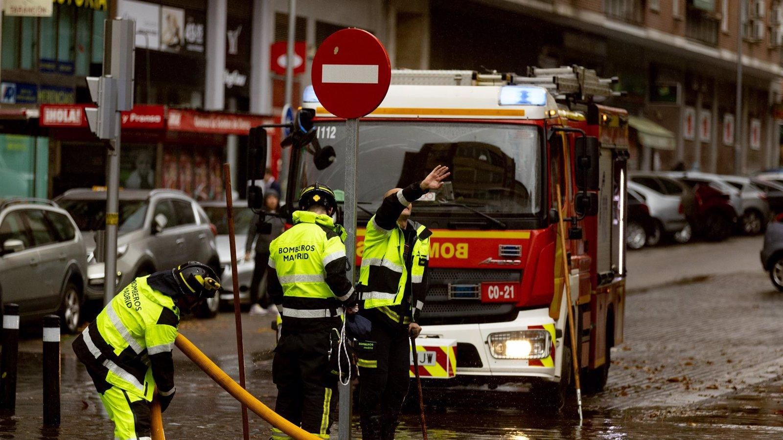Los bomberos de Madrid realizaron 125 intervenciones por las lluvias en 24 horas