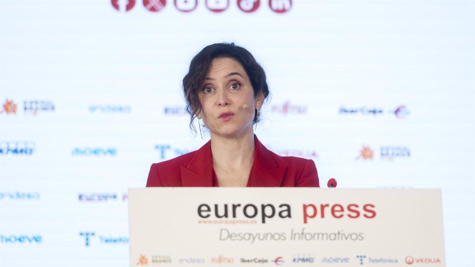 Ayuso acusa a Sánchez de usar el caso de su pareja para tapar la corrupción del Gobierno