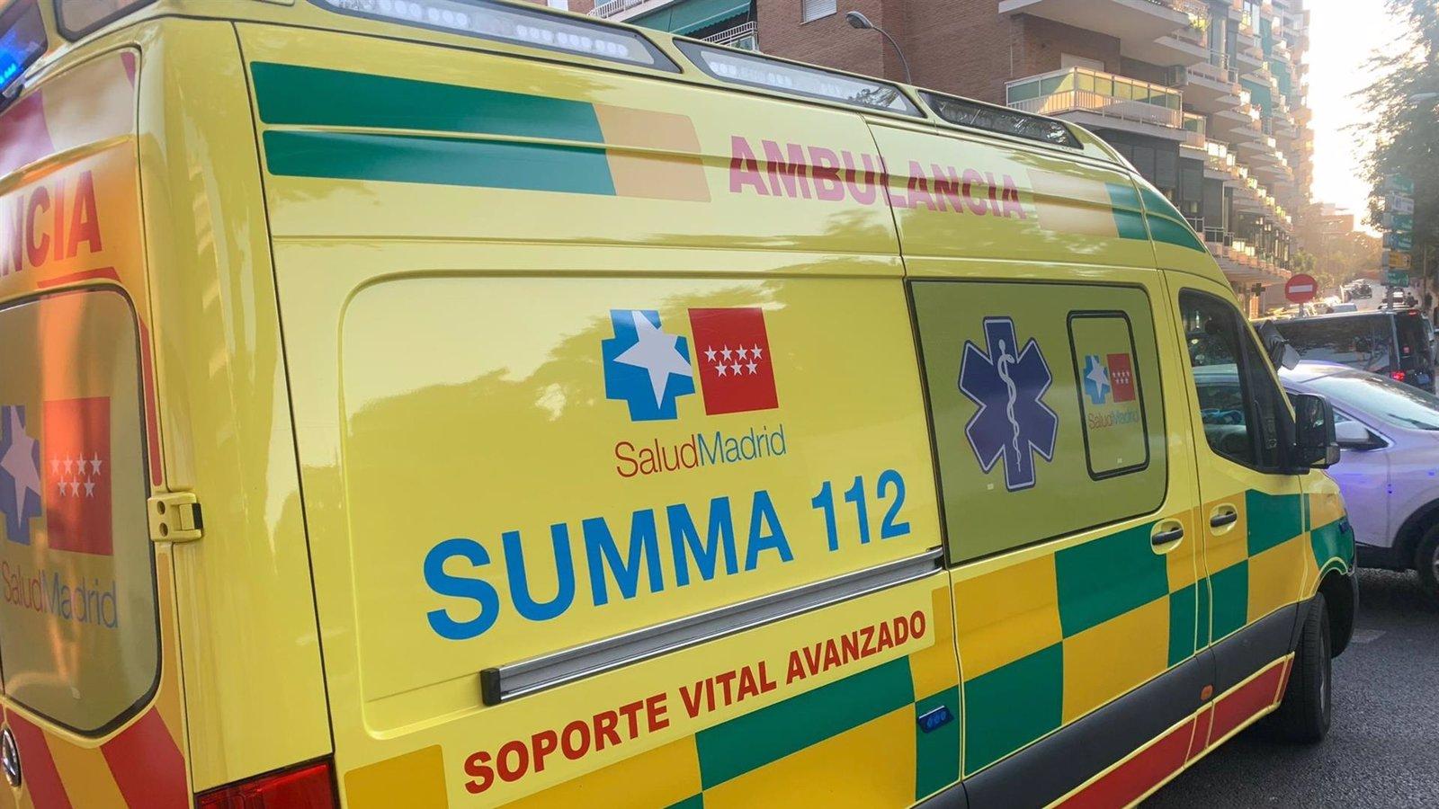 Los bomberos auxilian a un hombre con insuficiencia cardiaca en Ciudad Lineal