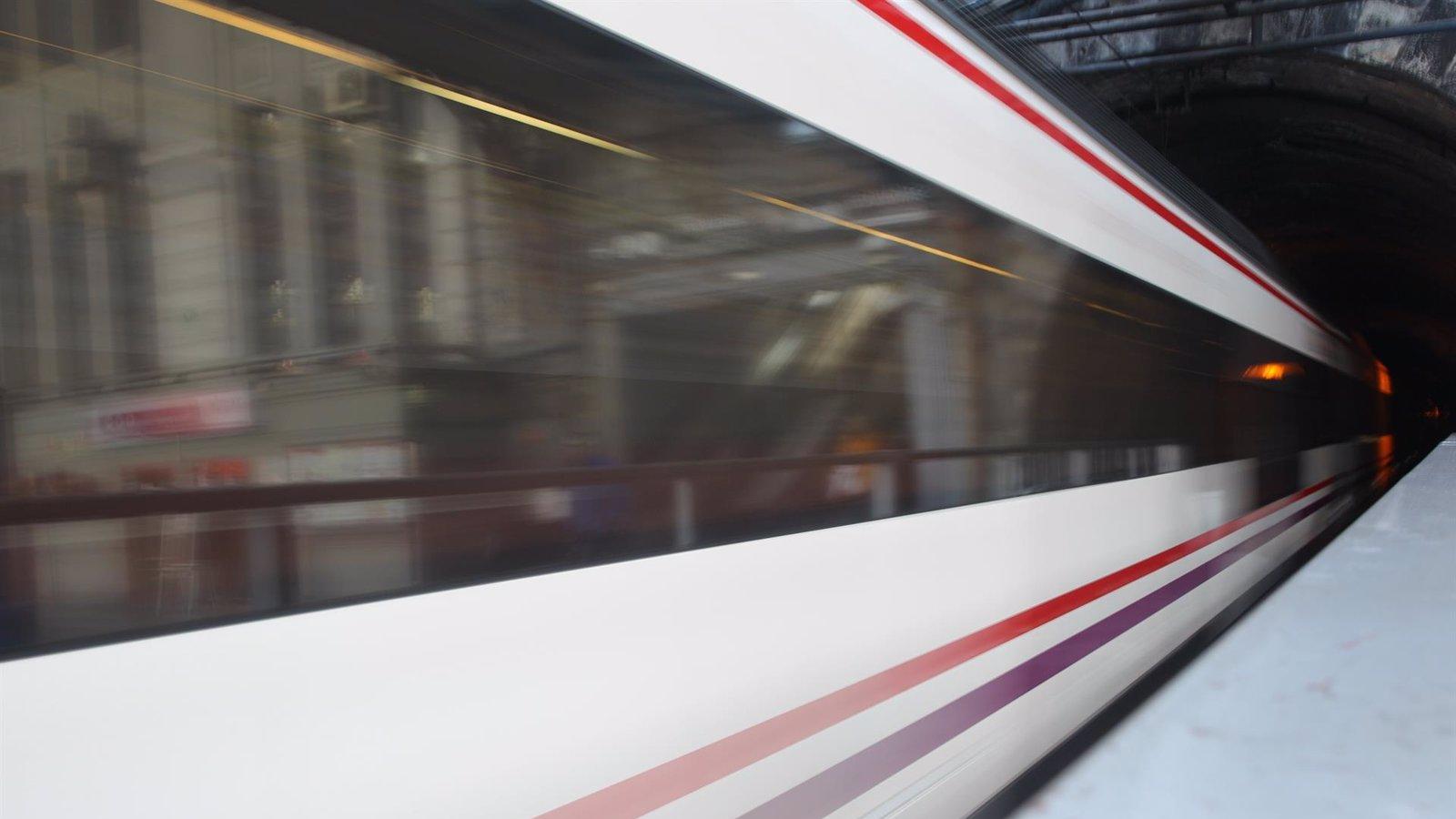 Interrupción en la línea C5 de Cercanías entre Aluche y Atocha por avería en la catenaria