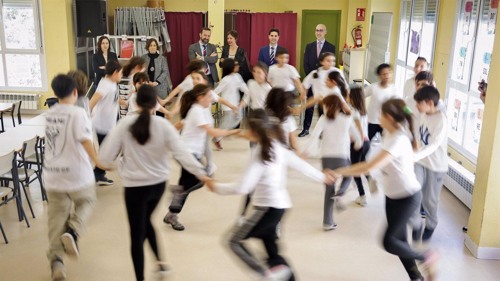 Más de 21.000 escolares madrileños descubren la danza tradicional gracias a un programa educativo