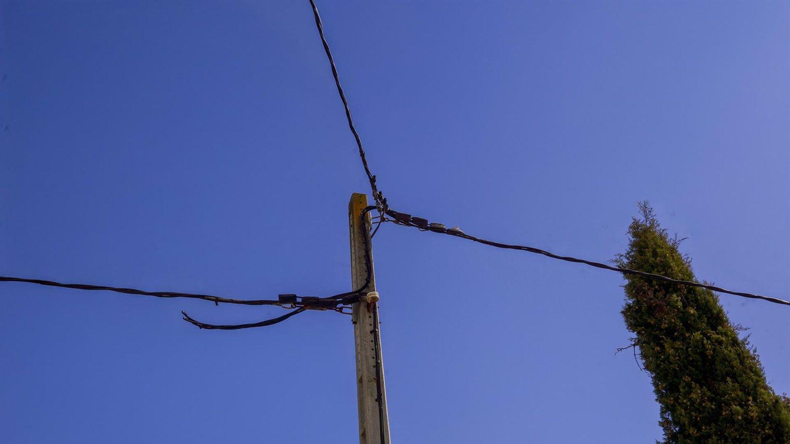 Las Rozas destina 475.000 euros a mejorar y soterrar cables en la calle Maestro Serrano