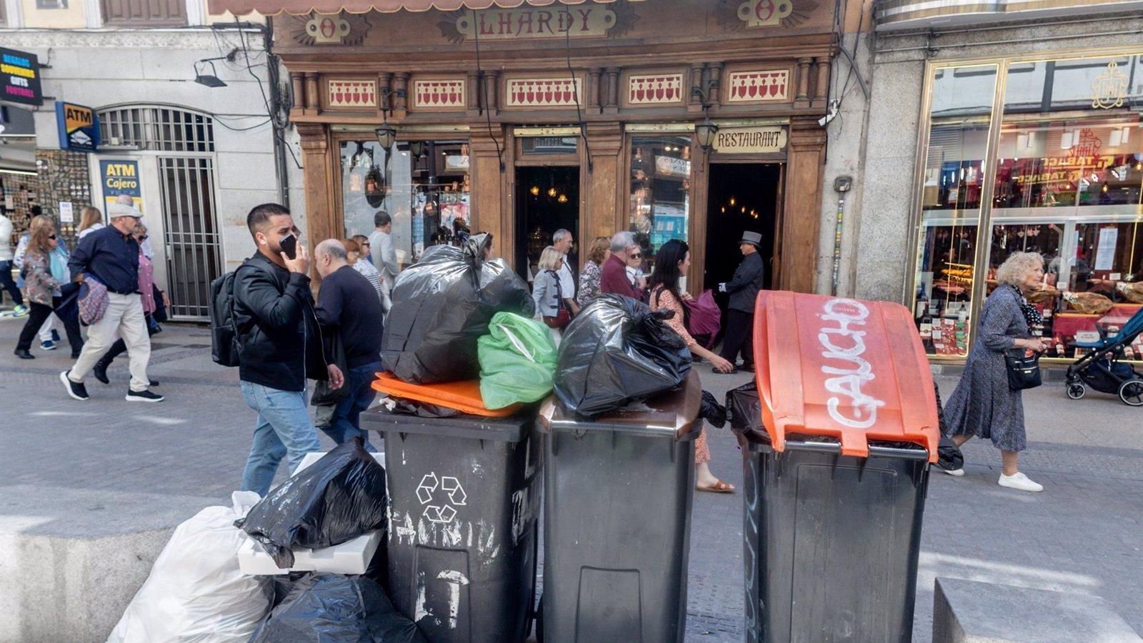 Almeida agradece a los madrileños su colaboración tras el fin de la huelga de basuras