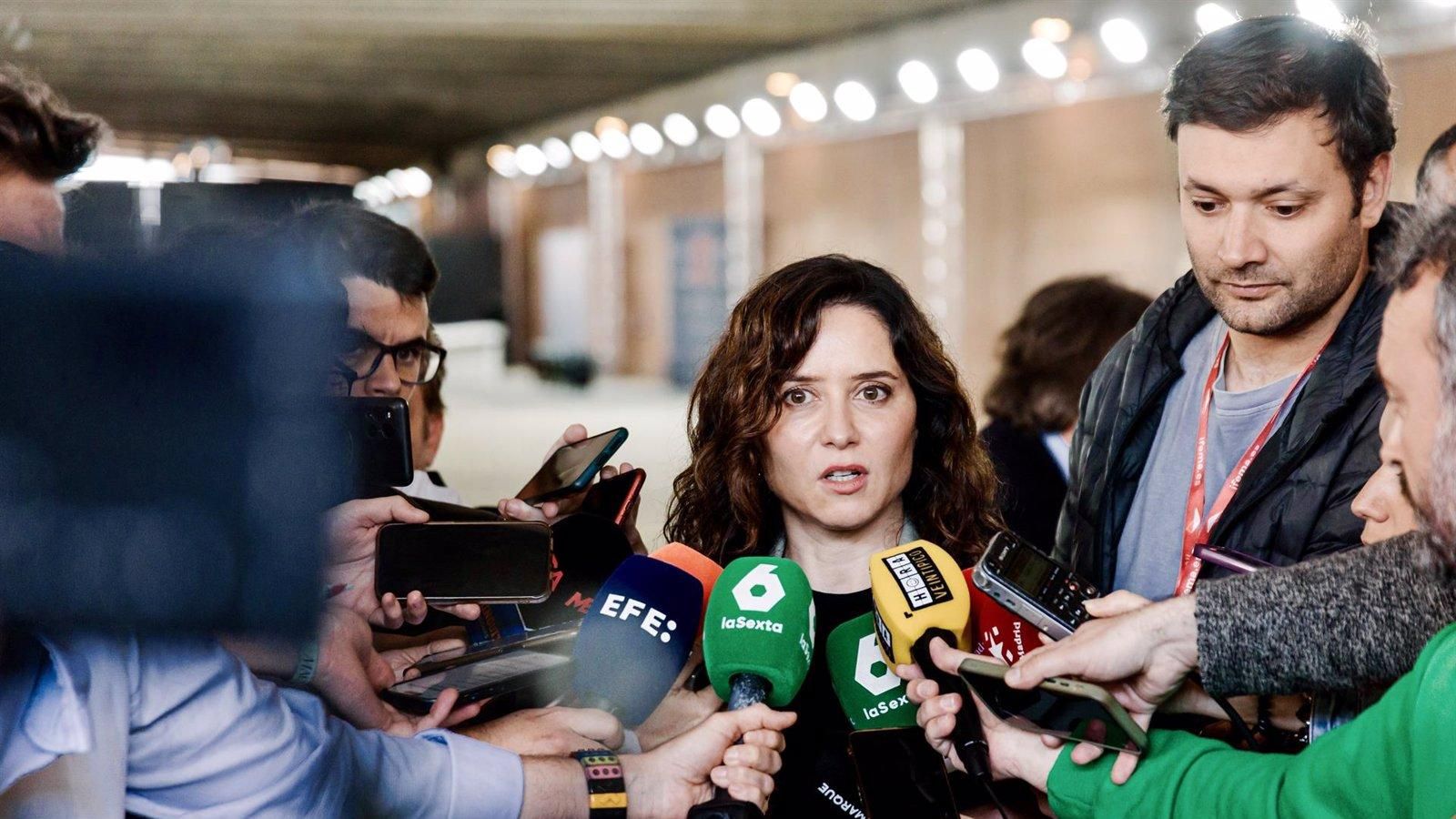 Díaz Ayuso alerta de que España no puede permitirse quedarse a oscuras ante el mundo