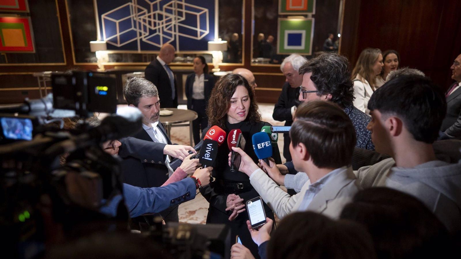 Ayuso critica el aumento del gasto en Defensa sin control parlamentario y espera que la OTAN "esté encima"