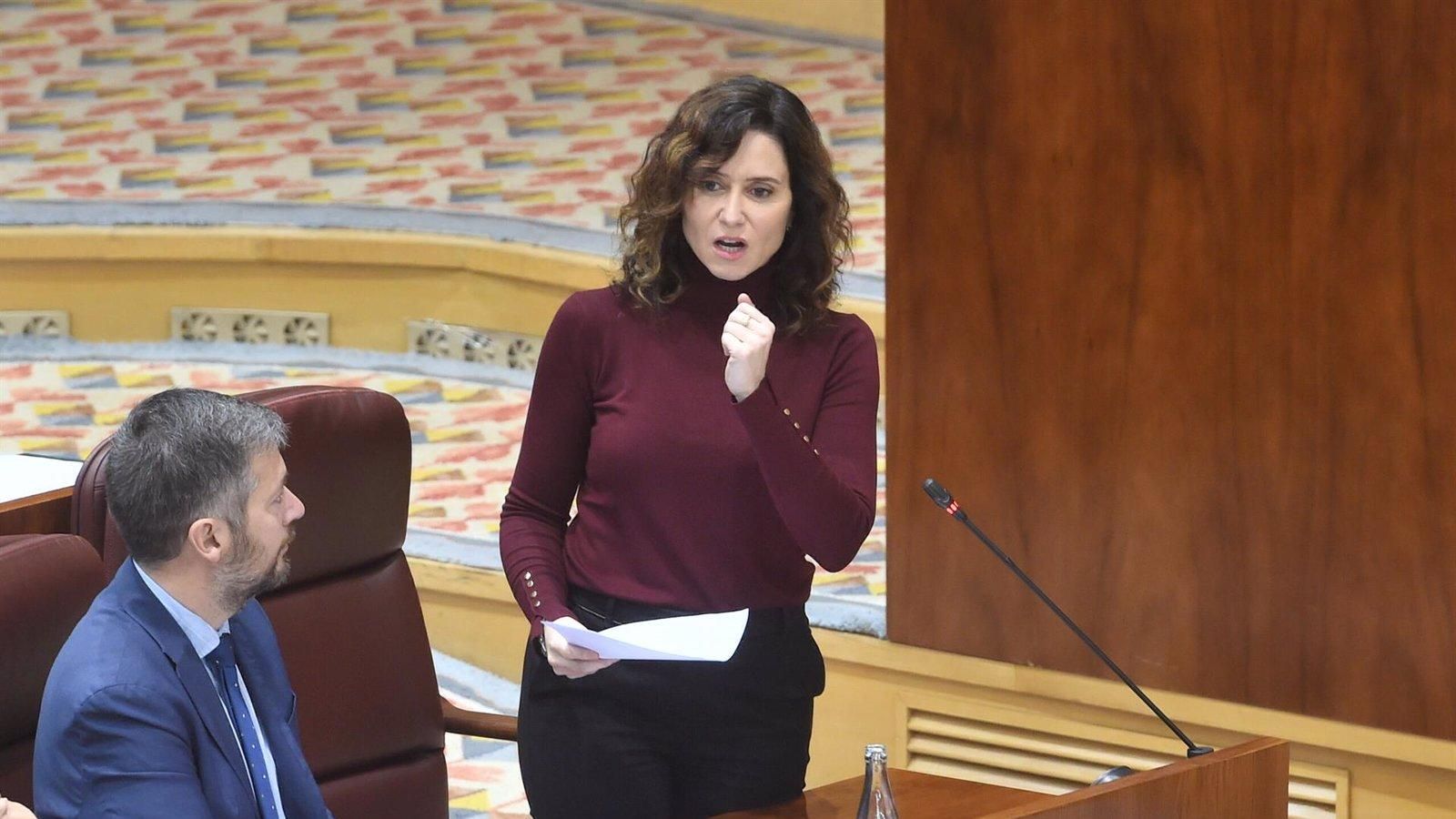 Ayuso defiende la labor del Gobierno regional frente a la inmigración irregular y la delincuencia