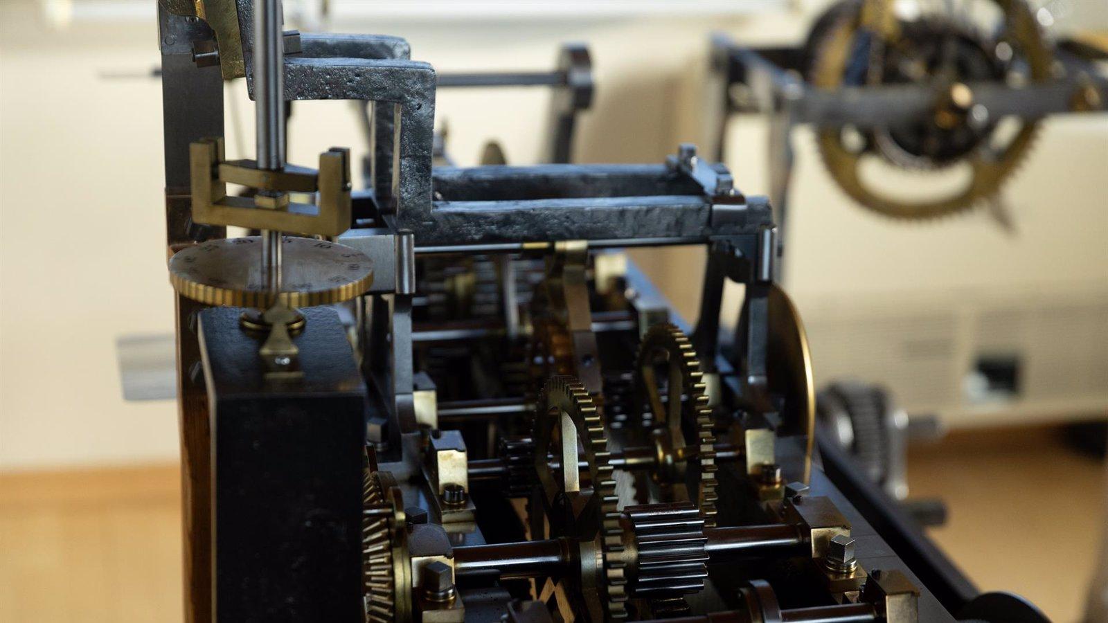 El reloj de la Real Casa de Correos volverá a dar la hora este sábado