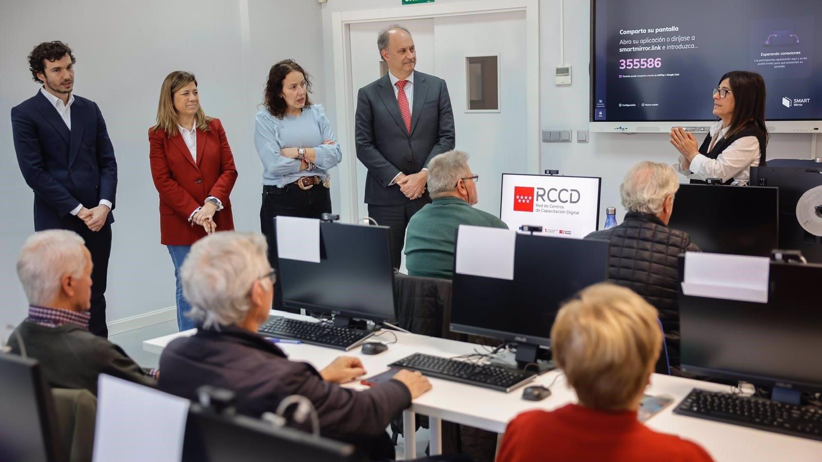 Más de 10.000 personas aprenden de las nuevas tecnologías con los cursos gratuitos de los Centros de Capacitación Digital