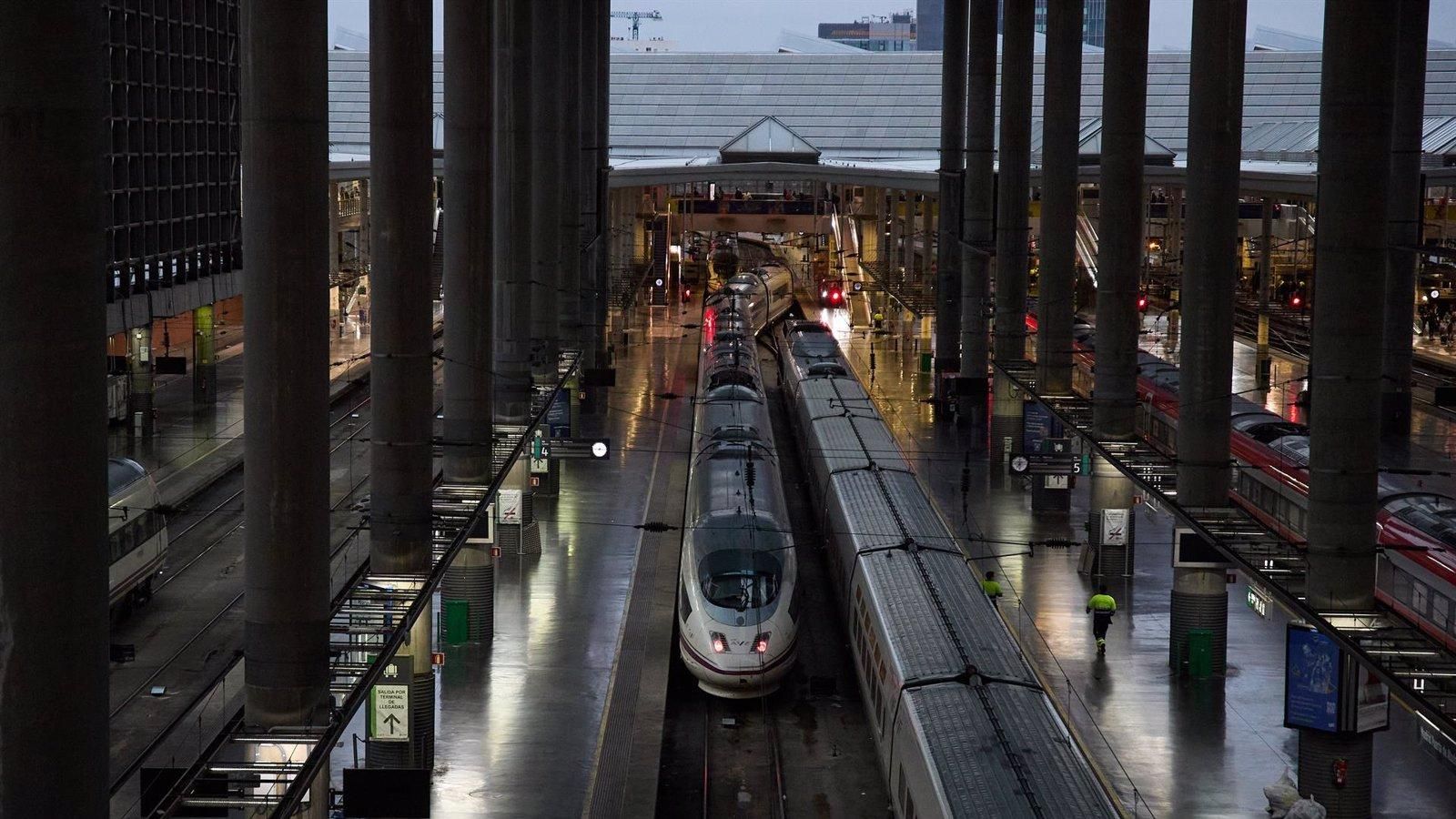 Renfe lanza una campaña en el Aeropuerto de Madrid para turistas internacionales