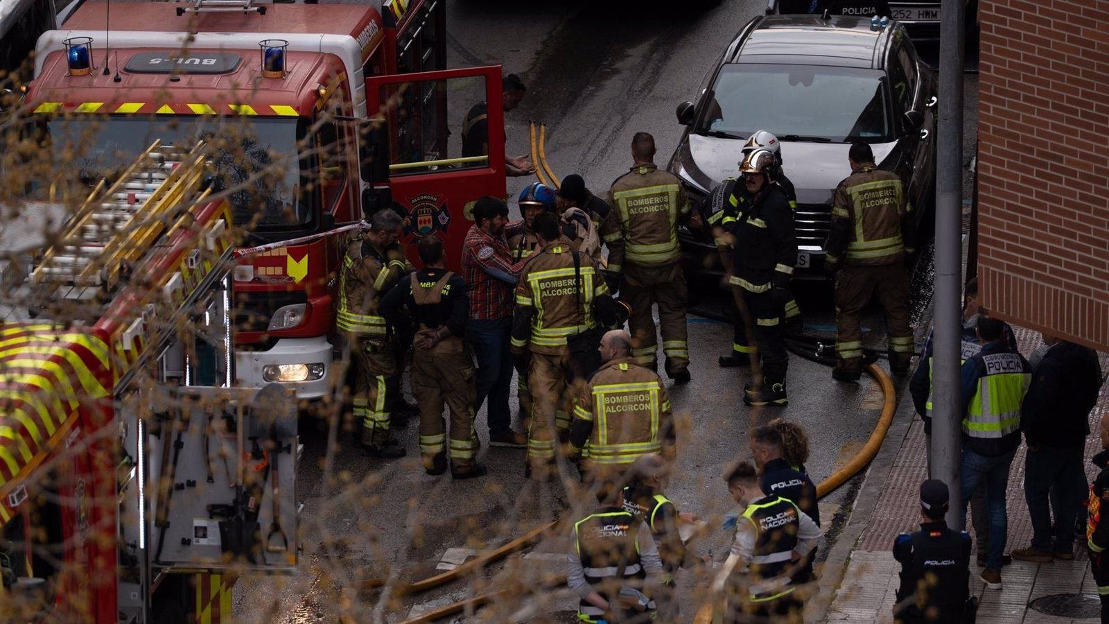 Un bombero de Alcorcón permanece intubado y estable tras sufrir unas heridas graves