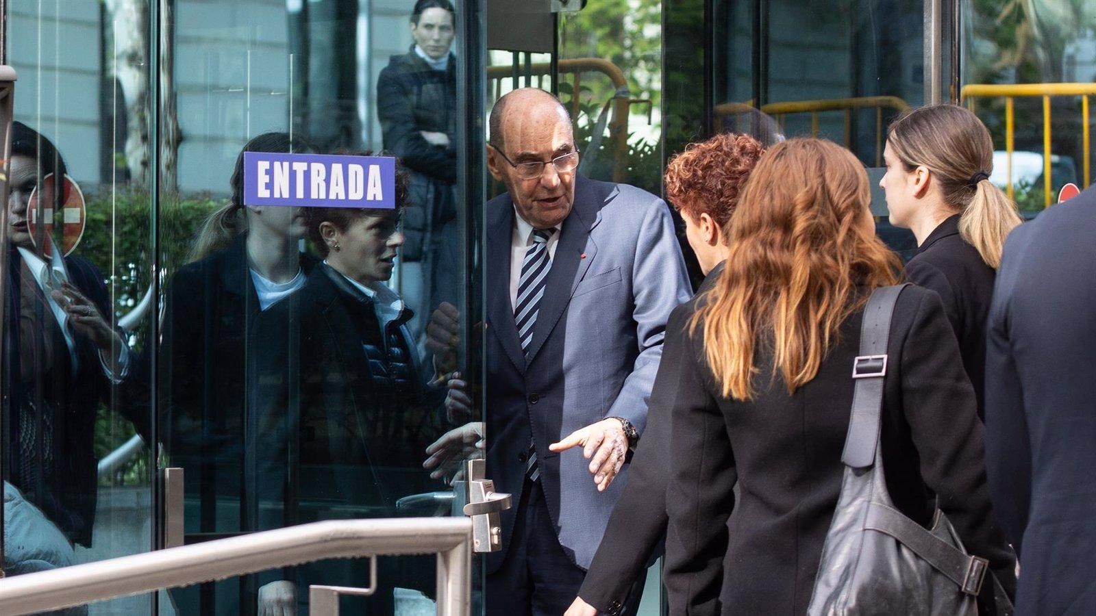 Vidal-Quadras ratifica ante el juez que el régimen iraní ordenó su intento de asesinato en Madrid