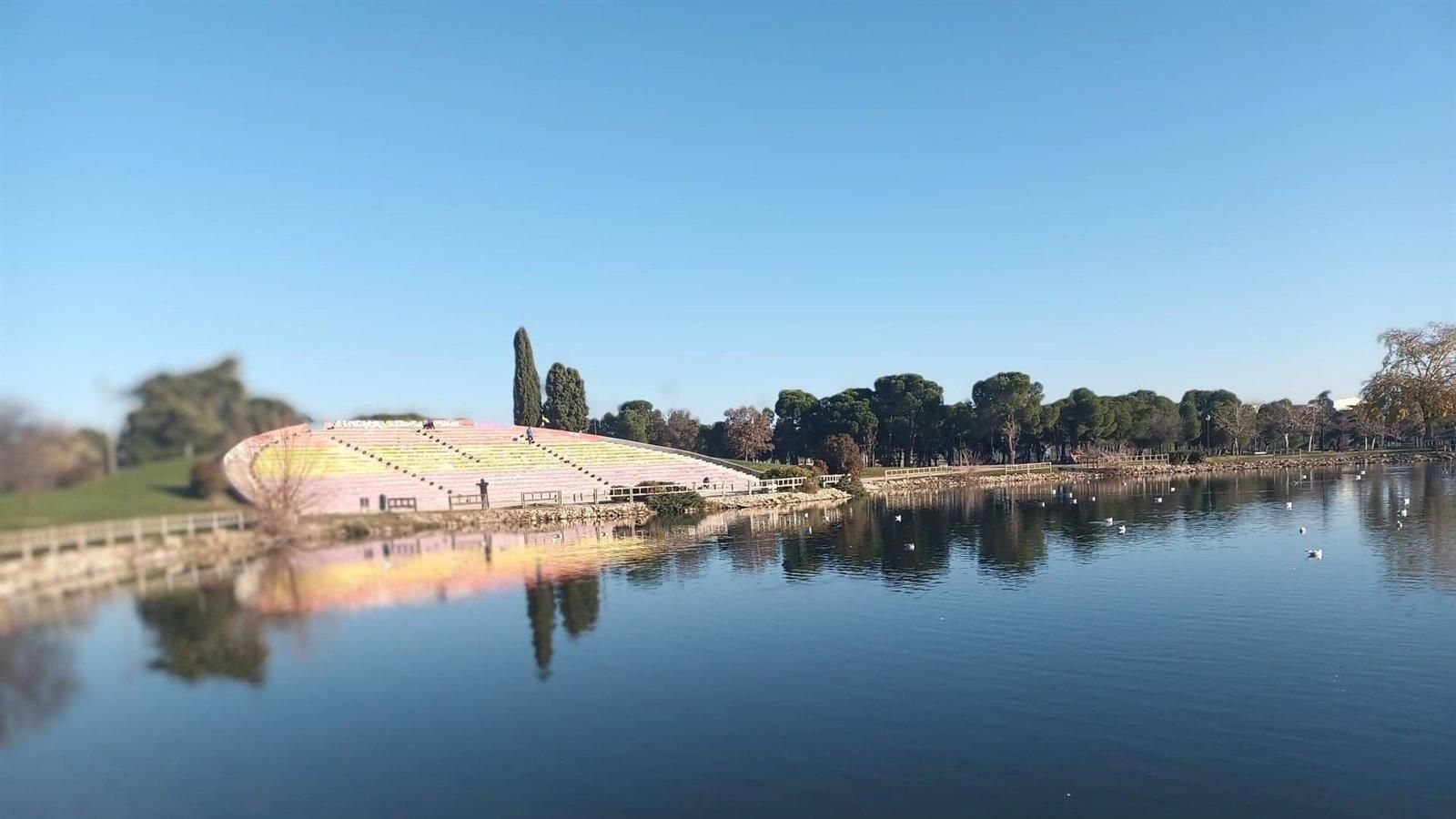 Vox pide retirar "la bandera republicana pintada de forma ilegal" en el Parque de las Cruces