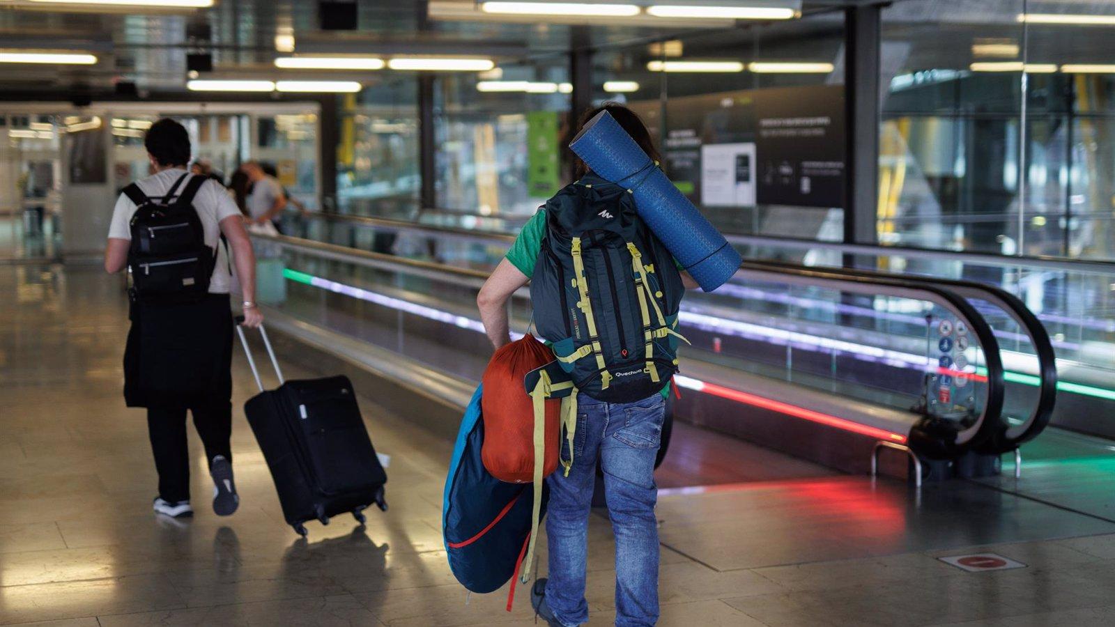 Denuncian a Ryanair, Vueling y otras aerolíneas por cobrar el equipaje de mano