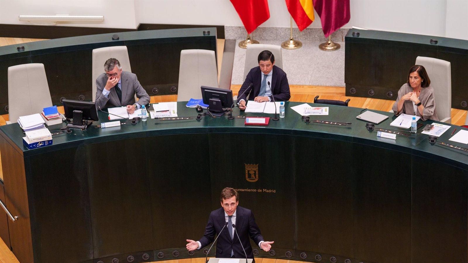 Almeida acusa a Más Madrid de ser el “pagafantas del Gobierno más corrupto”