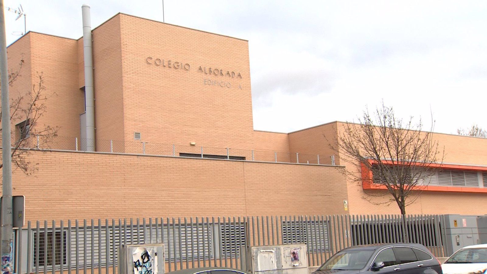 Detenido un cuidador de patio y comedor de un colegio de Alcalá por un presunto caso de agresión sexual a menores