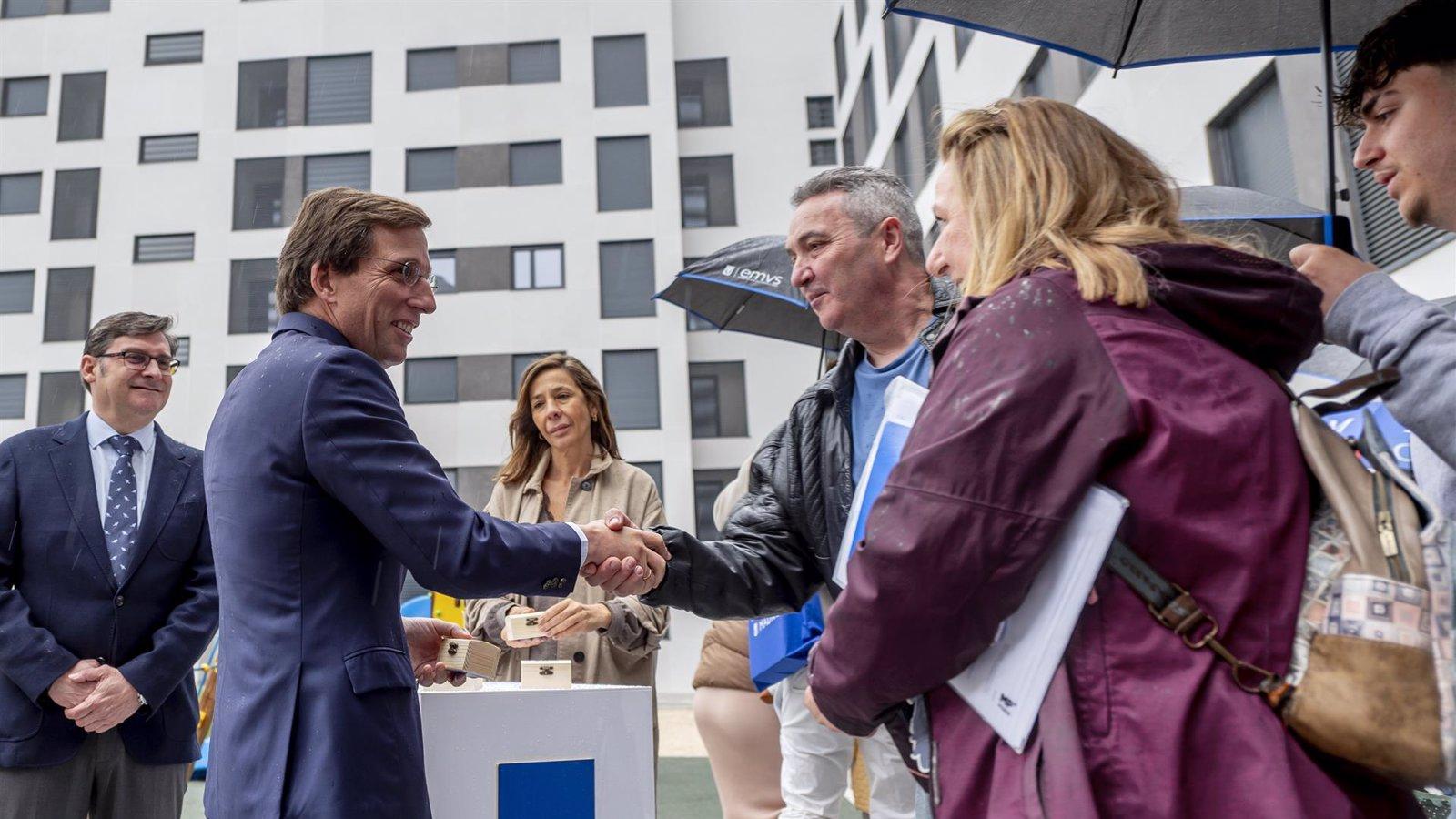 El Ayuntamiento entrega 120 viviendas en Villaverde con alquileres de 500 euros para jóvenes
